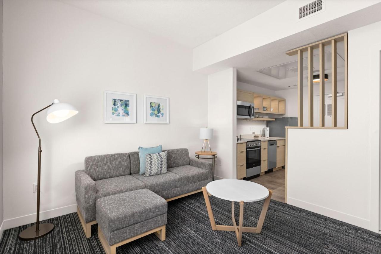 Towneplace Suites By Marriott Cape Canaveral Cocoa Beach Bagian luar foto