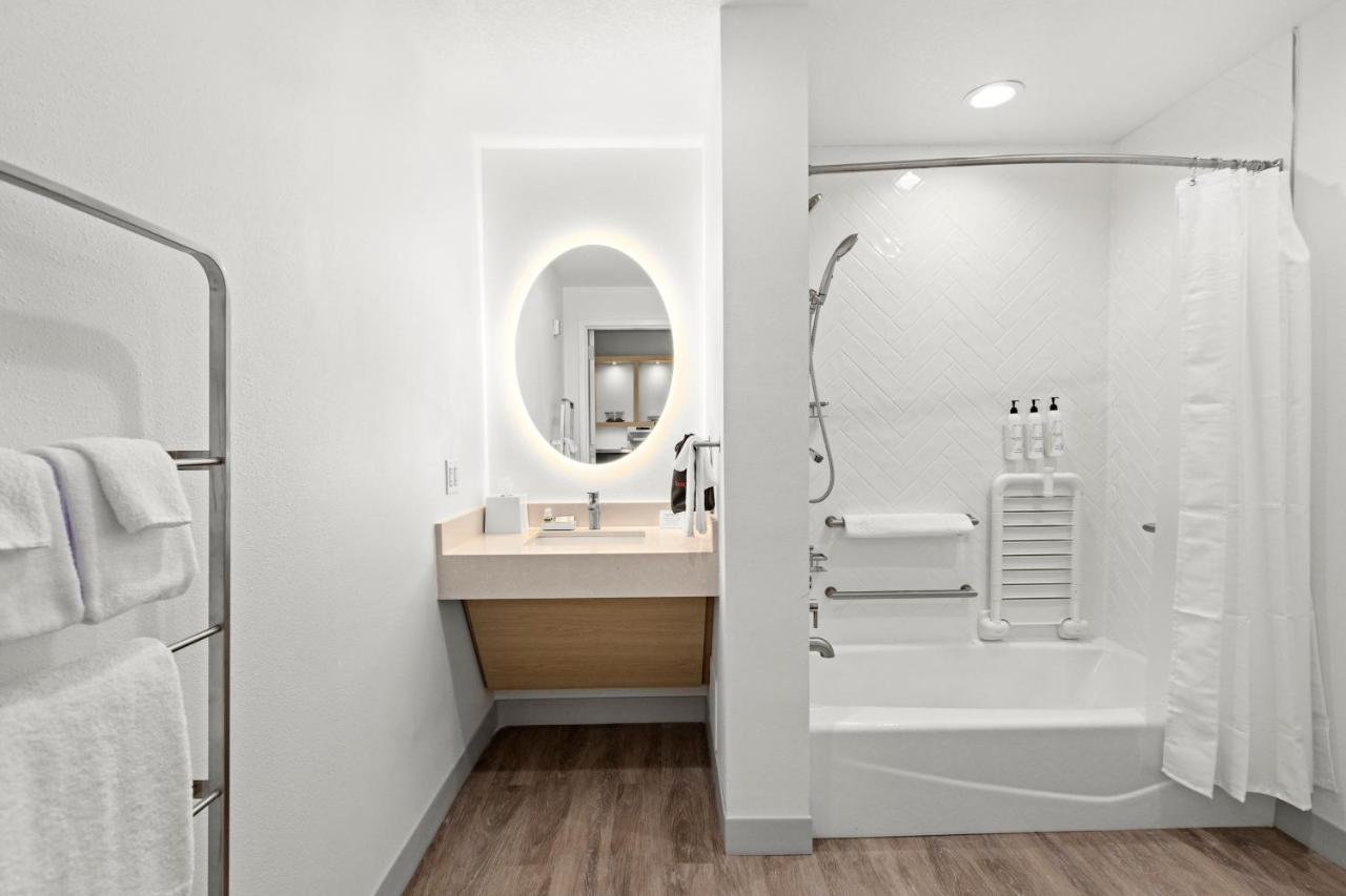 Towneplace Suites By Marriott Cape Canaveral Cocoa Beach Bagian luar foto