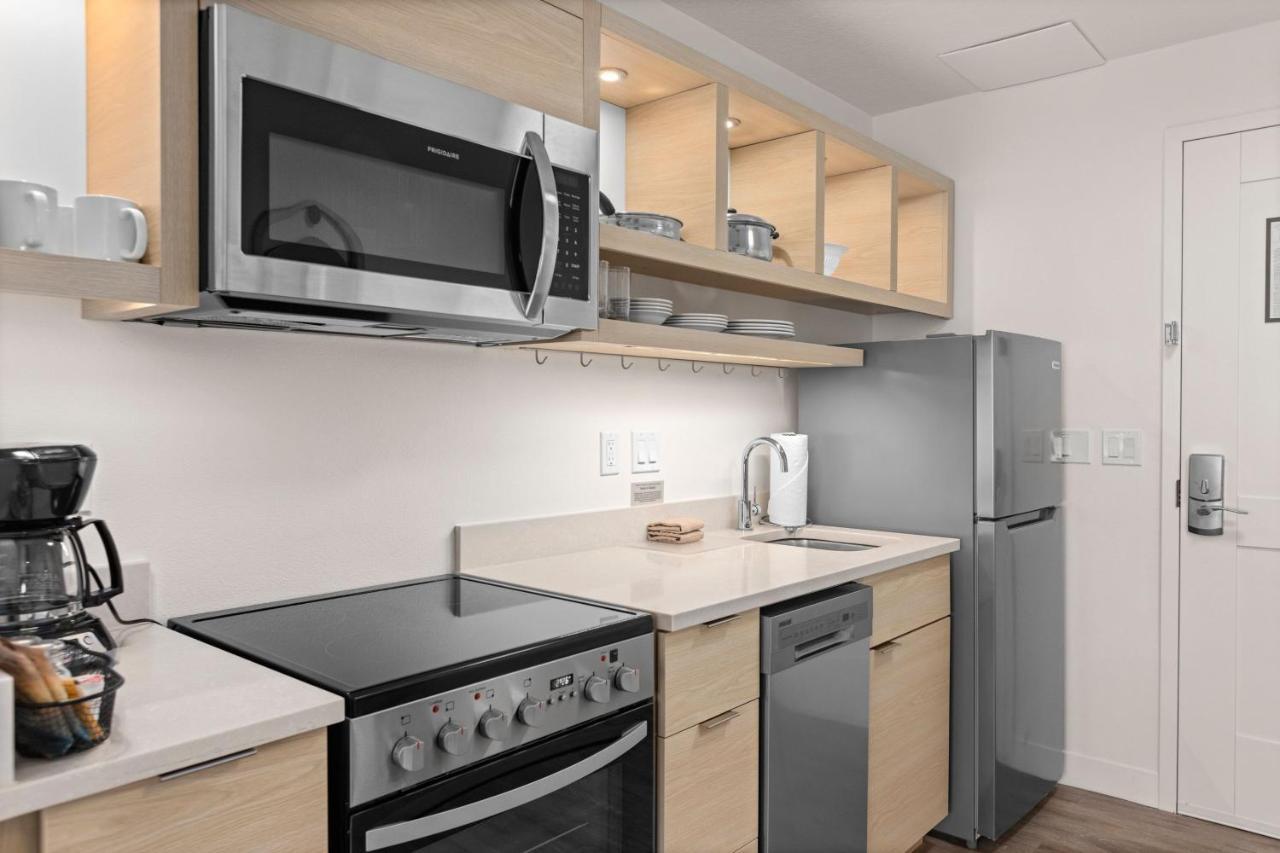 Towneplace Suites By Marriott Cape Canaveral Cocoa Beach Bagian luar foto