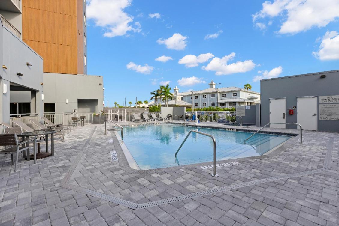 Towneplace Suites By Marriott Cape Canaveral Cocoa Beach Bagian luar foto