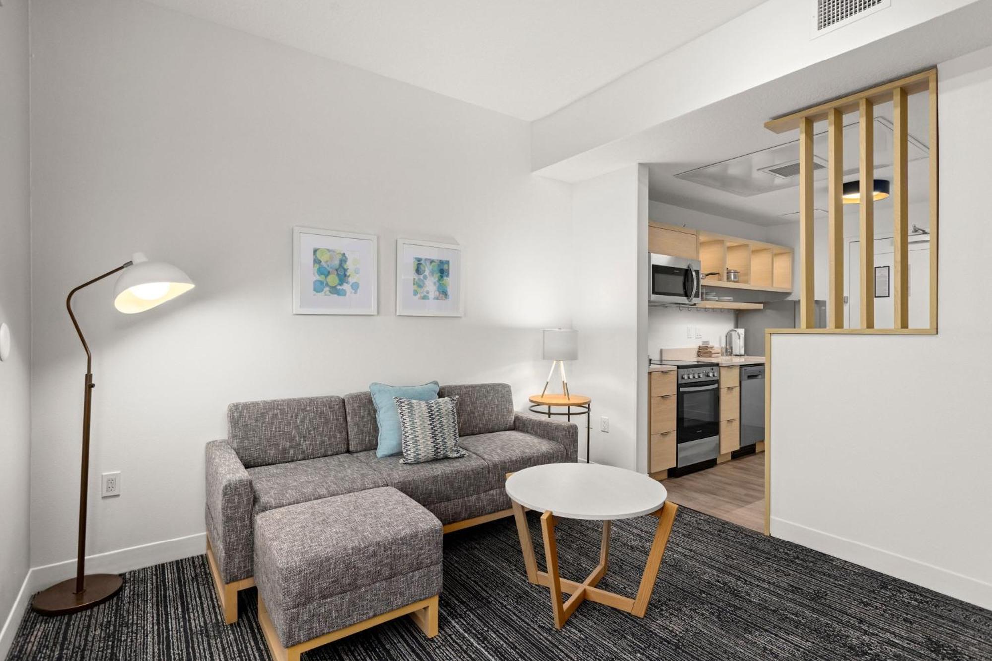 Towneplace Suites By Marriott Cape Canaveral Cocoa Beach Bagian luar foto
