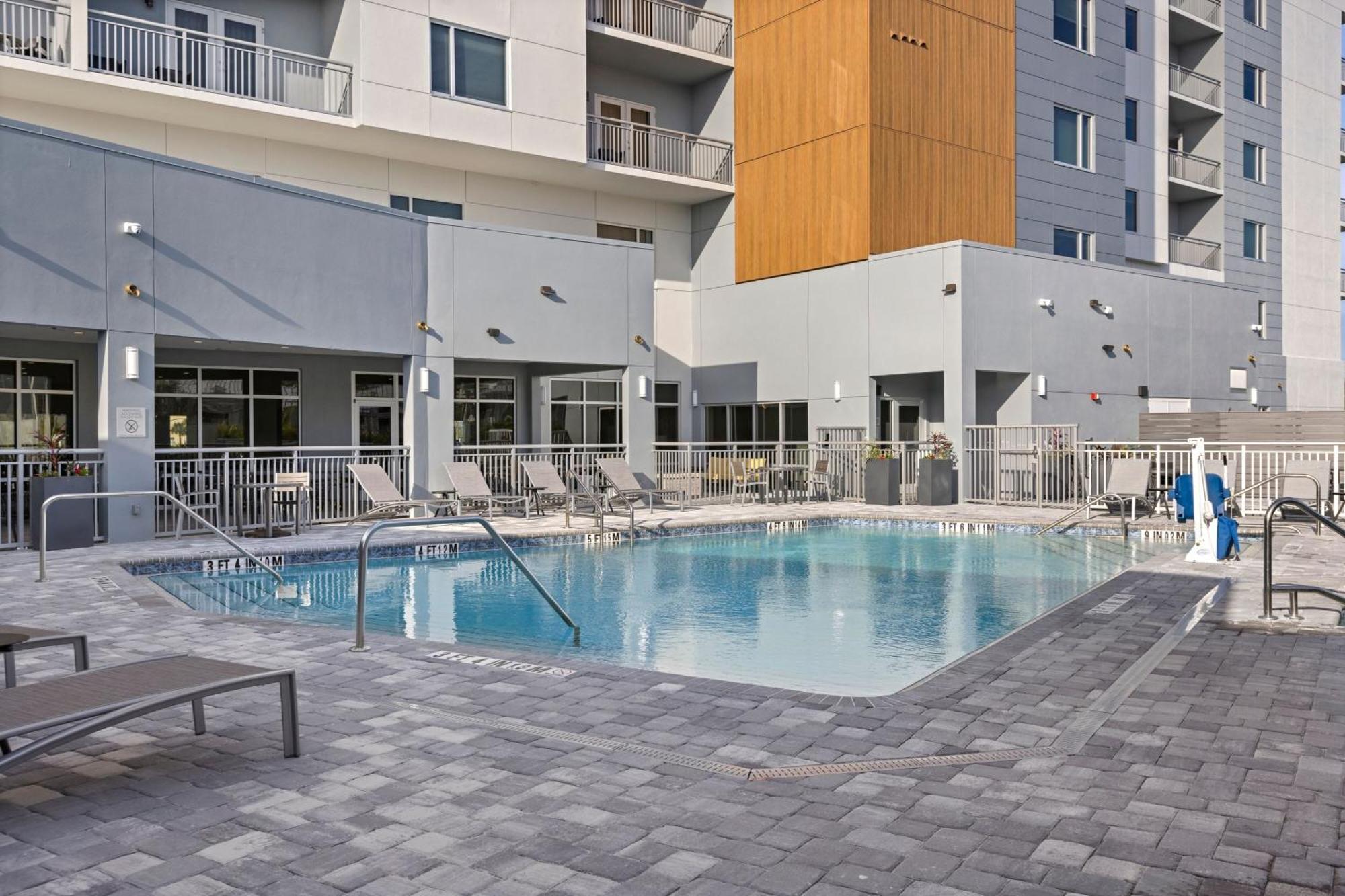 Towneplace Suites By Marriott Cape Canaveral Cocoa Beach Bagian luar foto